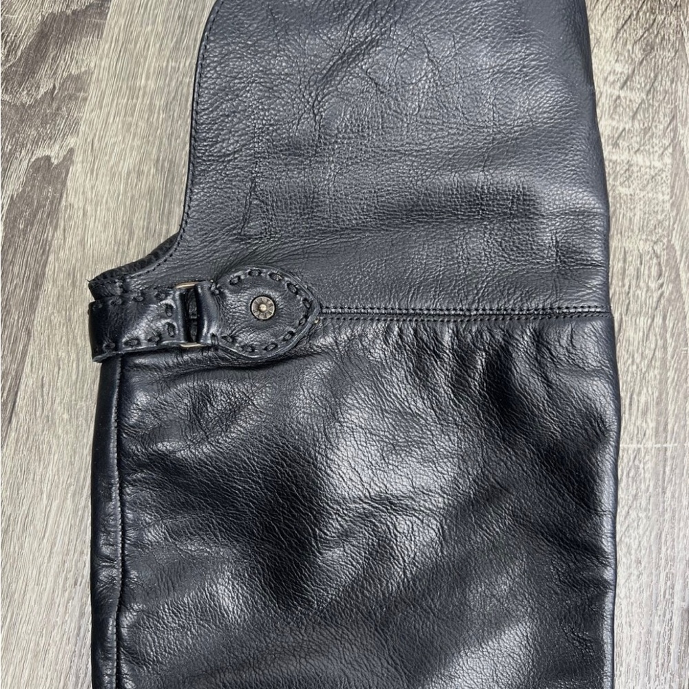 Beautiful Frye Shirley over the knee boots
Brand new never worn.